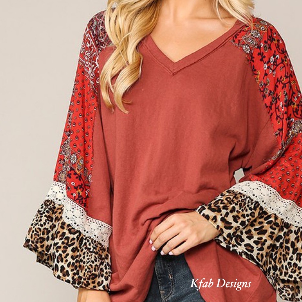 ❤️IN STOCK (LAST) V Neck Red Clay Animal Print Lace Trim Bell Sleeve Top! - Picture 6 of 6